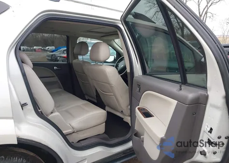 2008 Ford Taurus X Limited z USA, uszkodzony, nr VIN 1FMDK03WX8GA24428